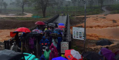 കനത്ത മഴ; ബെ‌യ്‌ലി പാലം താല്‍ക്കാലികമായി അടച്ചു; മഴ കുറയുന്നതു വരെ ആരെയും കടത്തിവിടില്ല