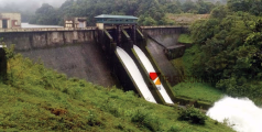 കക്കയം ഡാമിന്റെ ഷട്ടറുകൾ തുറന്നു; കുറ്റ്യാടി പുഴയോരത്ത് താമസിക്കുന്നവര്‍ക്ക് ജാഗ്രത നിര്‍ദ്ദേശം 