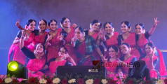 അരുത് യുവത്വമേ! സദസ്സിനെ മുൾമുനയിൽ നിർത്തി സംഗീത നൃത്ത വിസ്മയം തീർത്ത് ലിസി മുരളീധരൻ 