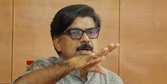 ഖദ‌‌ർ വിവാദം: 'വെൺമ നിലനിർത്താൻ ഉജാല മുക്കിയാൽ മതി, നാളെ താനും ഖദർ ഉപയോഗിച്ചേക്കാം' -മാത്യു കുഴൽനാടൻ