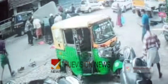 കോഴിക്കോട് പേരാമ്പ്രയില്‍ ഓട്ടോറിക്ഷകൾ കൂട്ടിയിടിച്ച് അപകടം; നാല് പേര്‍ക്ക് പരിക്ക്