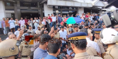 മന്ത്രി വീണാ ജോർജ് രാജിവെക്കുക; കോഴിക്കോട് നഗരത്തിൽ വഴിതടഞ്ഞ് യൂത്ത് ലീഗ് പ്രതിഷേധം