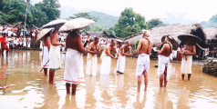  കൊട്ടിയൂർ വൈശാഖോത്സവത്തിൽ വാളാട്ടവും കുടിപതികളുടെ തേങ്ങയേറും നടന്നു; നാളെ തൃക്കലശാട്ട്