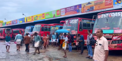സമാന്തര  സർവീസും തടഞ്ഞു; കനത്ത മഴയിലും യാത്രക്കാരെ ദുരിതത്തിലാക്കി വടകരയിലെ സ്വകാര്യ ബസ് സമരം