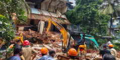 കോട്ടയം മെഡിക്കൽ കോളേജ് അപകടം: പ്രതിഷേധങ്ങൾക്കിടെ അന്വേഷണം വേഗത്തിലാക്കാൻ കളക്ടറോട് സർക്കാർ
