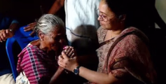 കുടുംബത്തിൻ്റെ ദു:ഖം തൻ്റേതുമെന്ന് വീണ ജോർജ് ; പ്രതിഷേധം കനക്കുന്നതിനിടെ ആരോ​ഗ്യമന്ത്രി ബിന്ദുവിൻ്റെ വീട്ടിലെത്തി