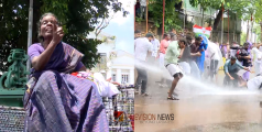 സമര കലുഷിതം; പൊലീസുമായി ഉന്തും തള്ളും, വീണാ ജോർജിന്റെ രാജിക്കായി സമരം കടുപ്പിച്ച് കോൺഗ്രസ്