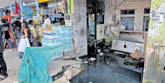 പ്രായാധിക്യത്തിന്റെ അവശതയോടെ കെഎസ്ആർടിസി ബസ് സ്റ്റാൻഡ് കെട്ടിടം