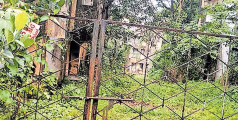 ബിഎസ്എൻഎൽ ക്വാർട്ടേഴ്സ് കാടുകയറി; ഇഴജന്തുക്കളുടെ ആവാസ കേന്ദ്രമായി 