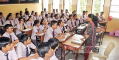 ഇന്നലെ ബസ് സമരം, ഇന്ന് പണിമുടക്ക്, നാളെ  പഠിപ്പ് മുടക്ക് സമരവും ; പാദ വാർഷിക പരീക്ഷയ്ക്കിനി ദിവസങ്ങൾ മാത്രം 