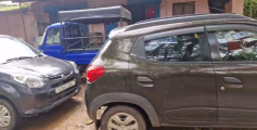 കണ്ണൂരിൽ സ്കൂൾ അധ്യാപകരുടെ വാഹനങ്ങളിലെ ടയറിന്റെ കാറ്റ് അഴിച്ചുവിട്ടു