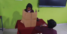 പാനൂർ ശ്രീനാരായണ ഇംഗ്ലീഷ് മീഡിയം യു പി സ്കൂളിൽ നടന്ന സ്കൂൾ പാർലിമെന്റ് തിരഞ്ഞെടുപ്പ് മാതൃകയായി