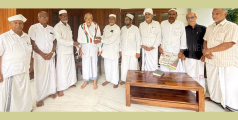 പര്യയിക്കുട്ടി ഹാജിക്ക് സ്‌നേഹാദരം നല്‍കി