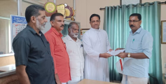 ചീങ്കണ്ണിപ്പുഴയുടെ അവകാശ തർക്കം, വന്യമൃഗ ശല്യത്തിന് പരിഹാരം: കേളകം ഗ്രാമപഞ്ചായത്ത് പ്രസിഡണ്ടിന് നിവേദനം കൈമാറി 