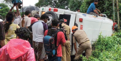 ആംബുലൻസ് മറിഞ്ഞ് രോഗി ഉൾപ്പെടെ രണ്ടുപേർക്ക് പരിക്ക്