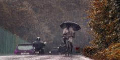 മഴ കനക്കും; സംസ്ഥാനത്ത് അഞ്ച് ജില്ലകളിൽ റെഡ് അലേർട്ട്, ജാഗ്രത പാലിക്കണമെന്ന് കാലാവസ്ഥ വകുപ്പിന്റെ നിർദ്ദേശം 
