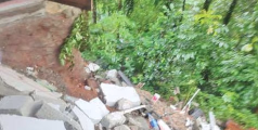 അദ്ഭുത രക്ഷ ; കൂത്താട്ടുകുളത്ത്  കനത്ത മഴയിൽ വീടിന്റെ ഒരുഭാഗം തകർന്നു