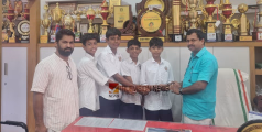 നേരിൻ്റെ പാഠം; ബസ് യാത്രക്കിടെ കളഞ്ഞ് കിട്ടിയ സ്വർണം മേമുണ്ട സ്കൂളിൽ ഏൽപ്പിച്ച് വിദ്യാർത്ഥികൾ