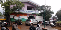 തളിപ്പറമ്പ് കോൺഗ്രസ്‌ പാർട്ടിയിൽ ഗ്രൂപ്പ്‌ പോര്. പാർട്ടി വരത്തന്മാരെ നിർത്തുന്നതും തളിപ്പറമ്പിലെ തദ്ദേശവാസികളായ കോൺഗ്രസ്‌ നേതാക്കളെ ഇലക്ഷന് പരിഗണിക്കാത്തതിനെയും സംബന്ധിച്ചാണ് പ്രശ്നങ്ങൾ ഉടലെടുക്കുന്നത്