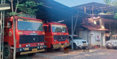 വിശ്രമമില്ലാതെ; നാശം വിതച്ച ചുഴലിക്കാറ്റിൽ ഹീറോസ് ആയി നാദാപുരം അഗ്നിരക്ഷാ സേന
