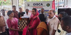 പഠനോപകരണം കൈമാറി; ബഡ്‌സ് സ്‌കൂളിന് കൈത്താങ്ങുമായി ഒയിസ്‌ക 