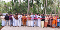 ആഹ്ലാദത്തിമർപ്പിൽ ജനകീയ ഉദ്ഘാടനം; കുമ്മങ്കോട് -വരിക്കോളി റോഡ് എം.എൽ.എ. ഇ.കെ. വിജയൻ നാടിന് സമർപ്പിച്ചു