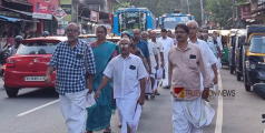 ആവേശത്തിരയിളക്കം; മുഖ്യമന്ത്രിയുടെ ക്ഷേമ പദ്ധതികൾക്ക് പിന്തുണയുമായി മൊകേരിയിൽ എൽ.ഡി.എഫ്. തെരുവിലിറങ്ങി