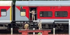 ട്രെയിൻ യാത്രയിലെ സുരക്ഷ ഉറപ്പാക്കാൻ ഓപ്പറേഷൻ 'രക്ഷിത' 