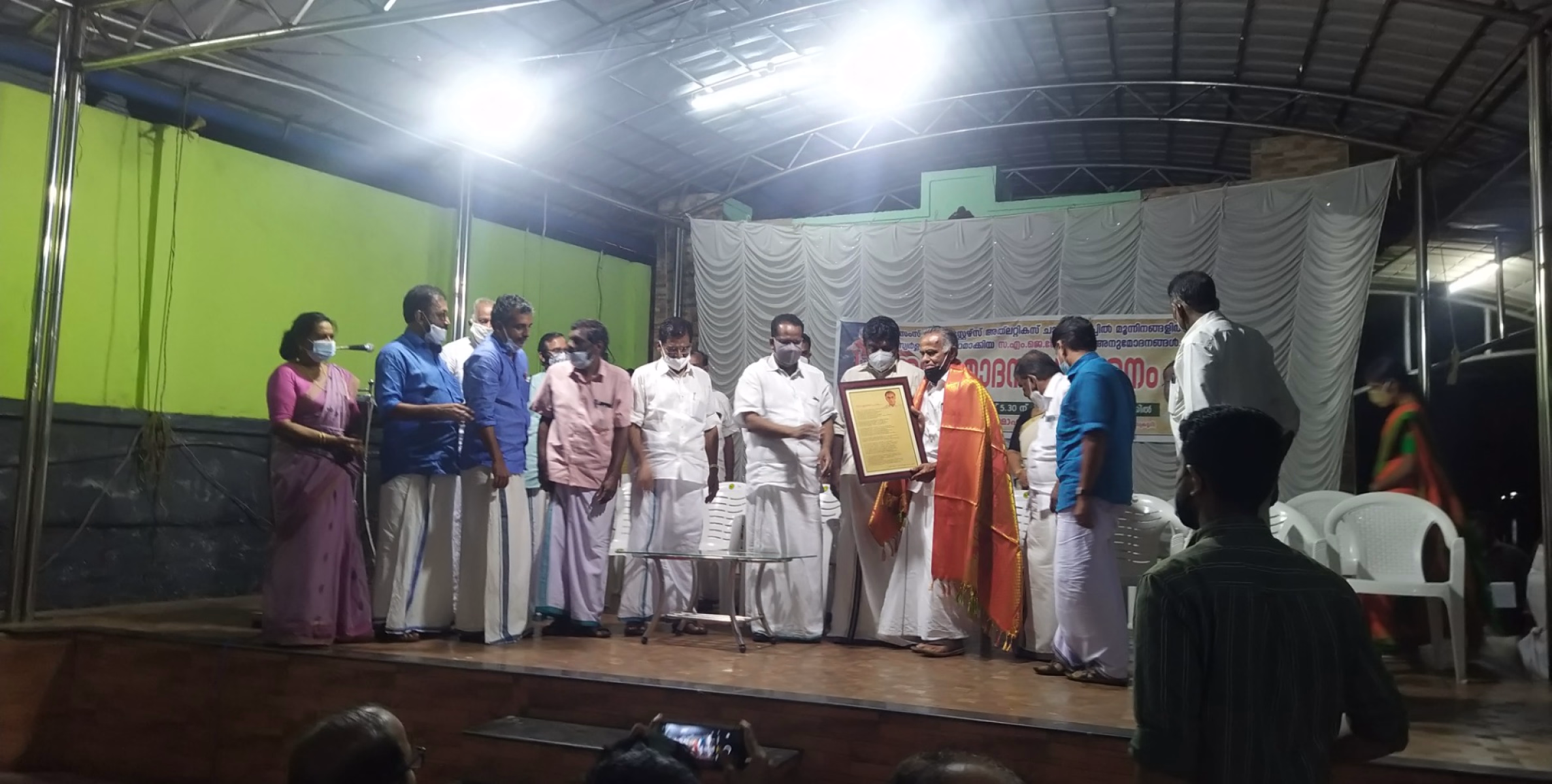 പിറവം ജനതയുടെ ആദരവ് ഏറ്റുവാങ്ങി എം ജെ ജേക്കമ്പ്