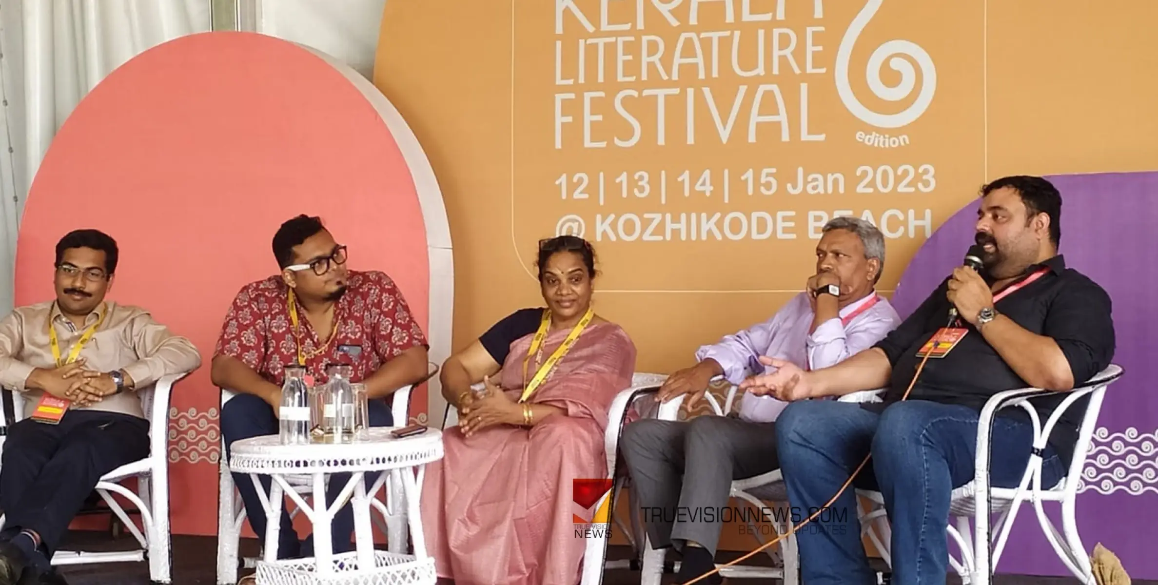 ഉള്ളിയും തക്കാളിയും അതിഥികൾ; കെ.എൽ.എഫ് വേദിയിലും ഭക്ഷണ സംവാദം 