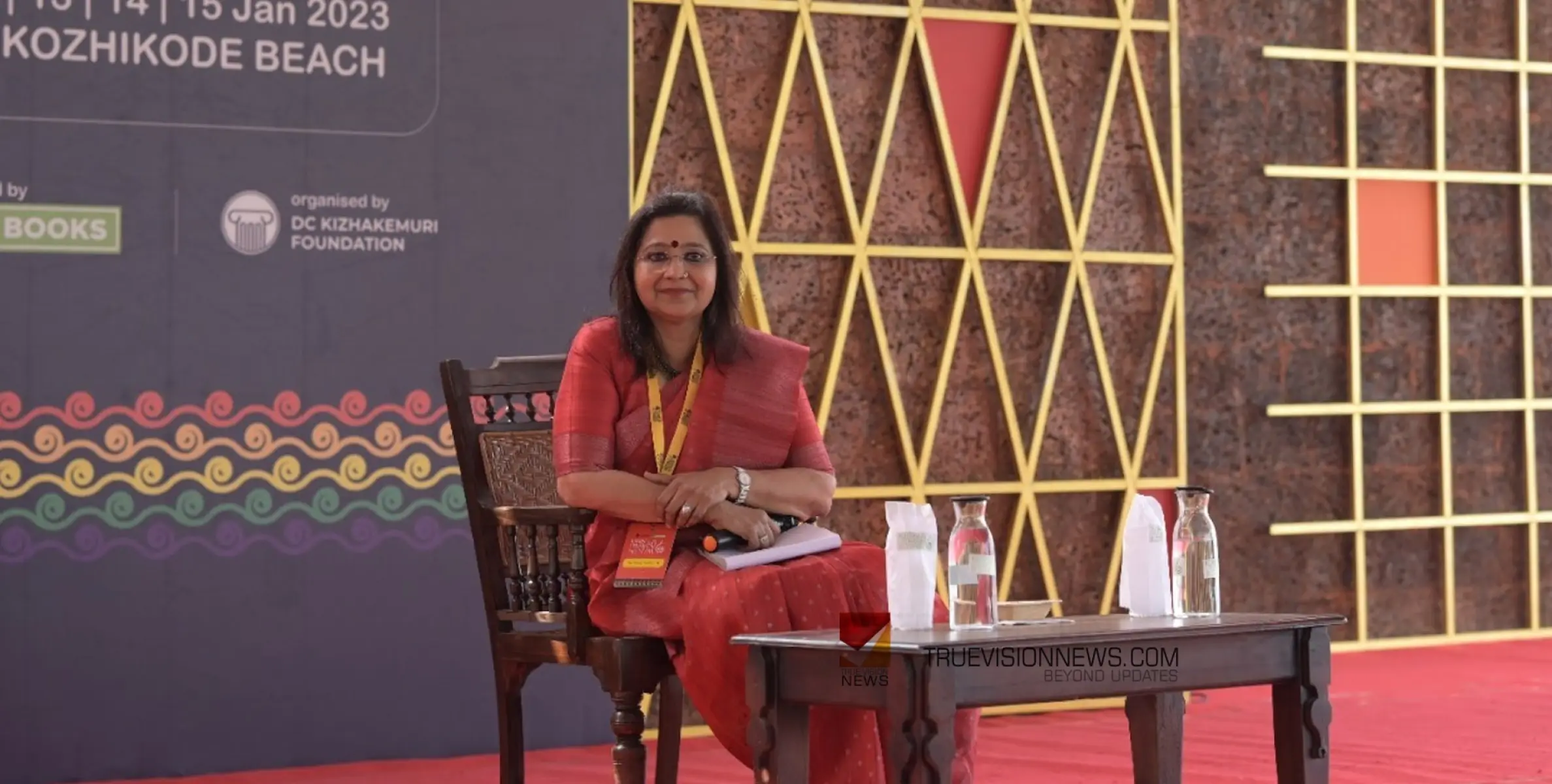 മെമ്മറി പൊലീസ്;  ജപ്പാനീസ് എഴുത്തുകാരി യോക്കോ ഓഗാവ കെഎൽഎഫിൽ തൽസമയം 