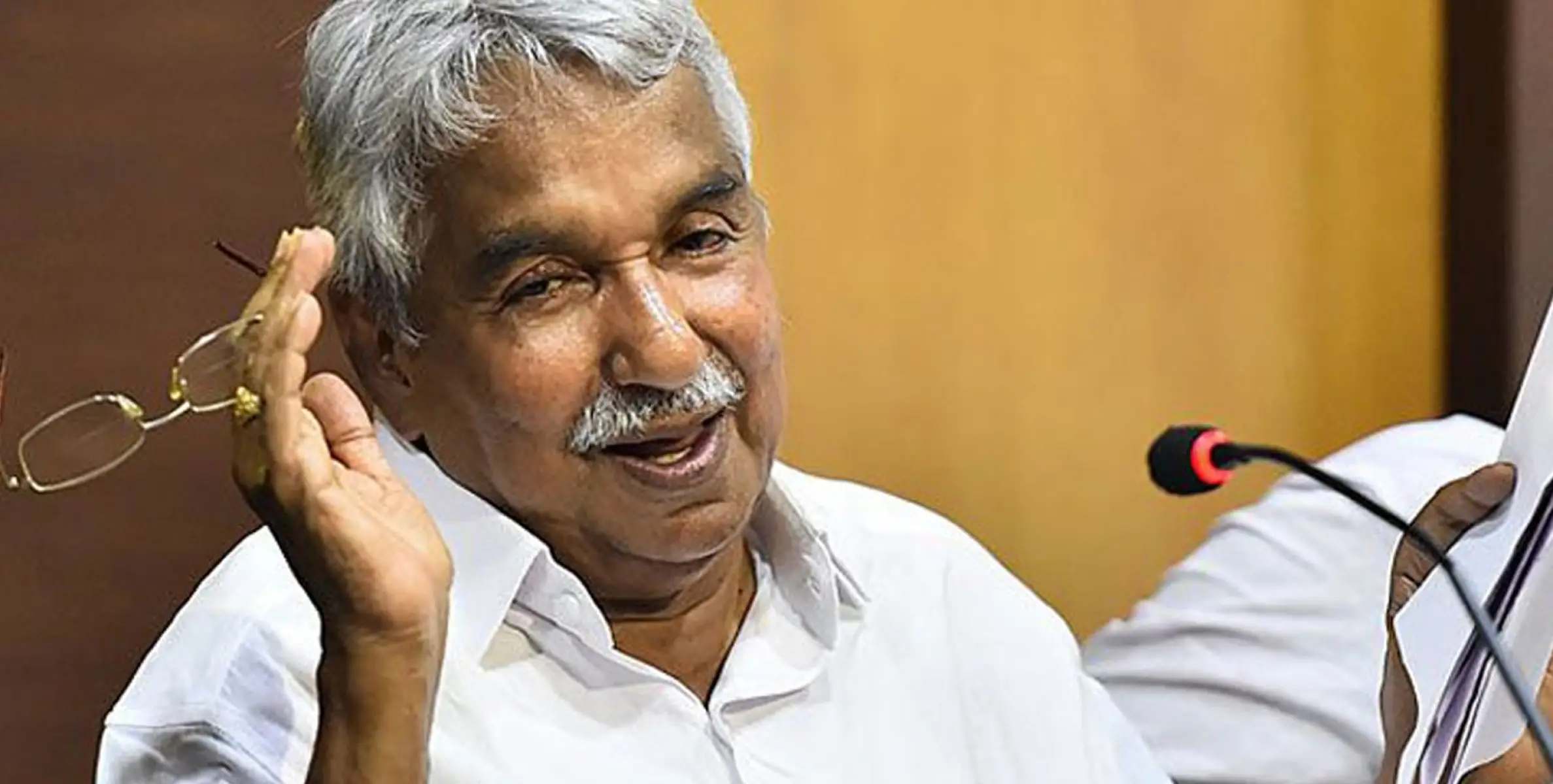ഉമ്മൻചാണ്ടിയുടെ ചികിത്സക്കായി മെഡിക്കൽ ബോർഡ് രൂപീകരിച്ചു; നാളെ ആരോഗ്യമന്ത്രി ആശുപത്രിയിൽ 