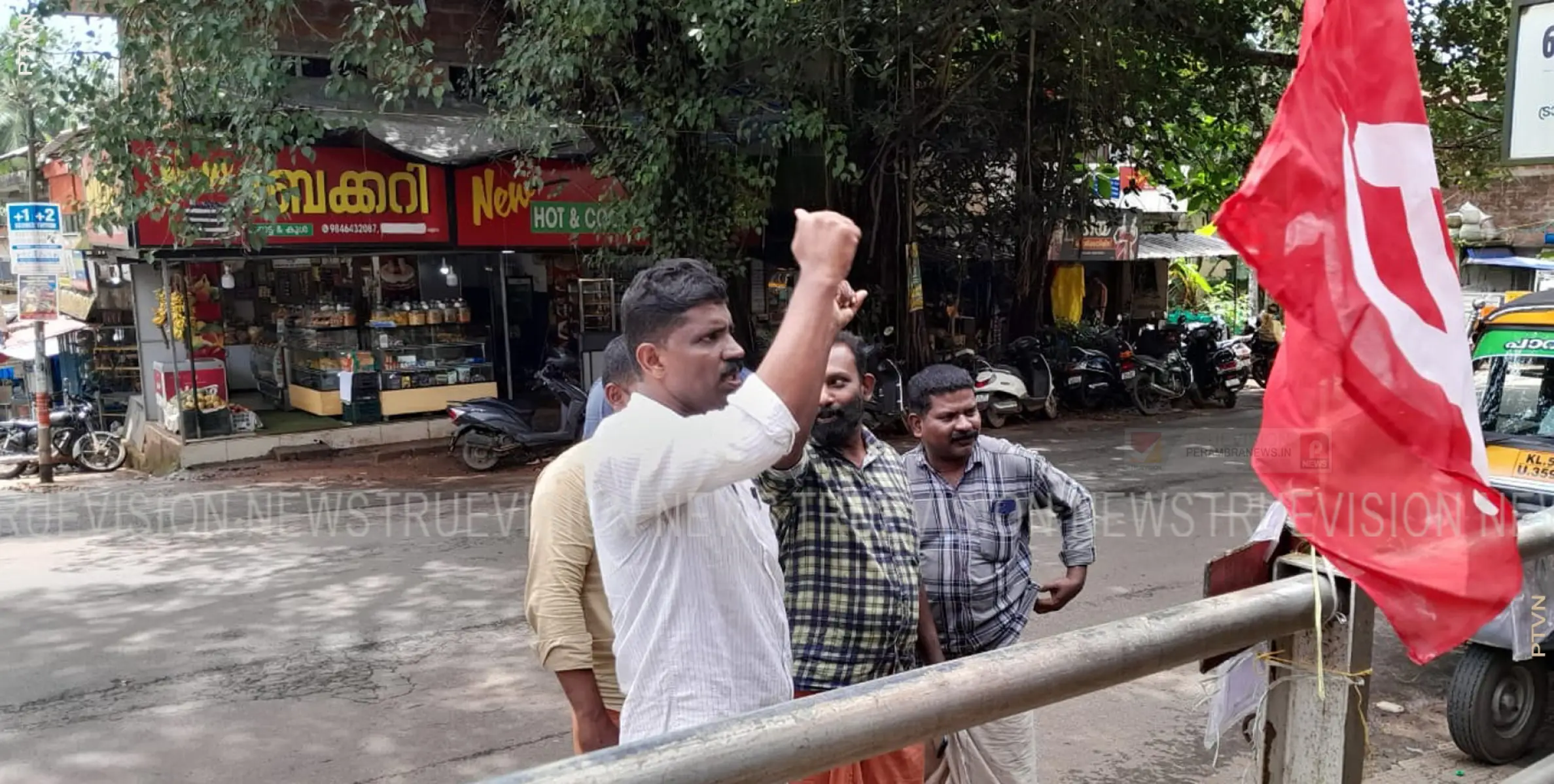 ടി. ബാലന്‍ നായര്‍ ദിനാചരണത്തില്‍ വെള്ളിയൂരില്‍ പതാക ഉയര്‍ത്തി 