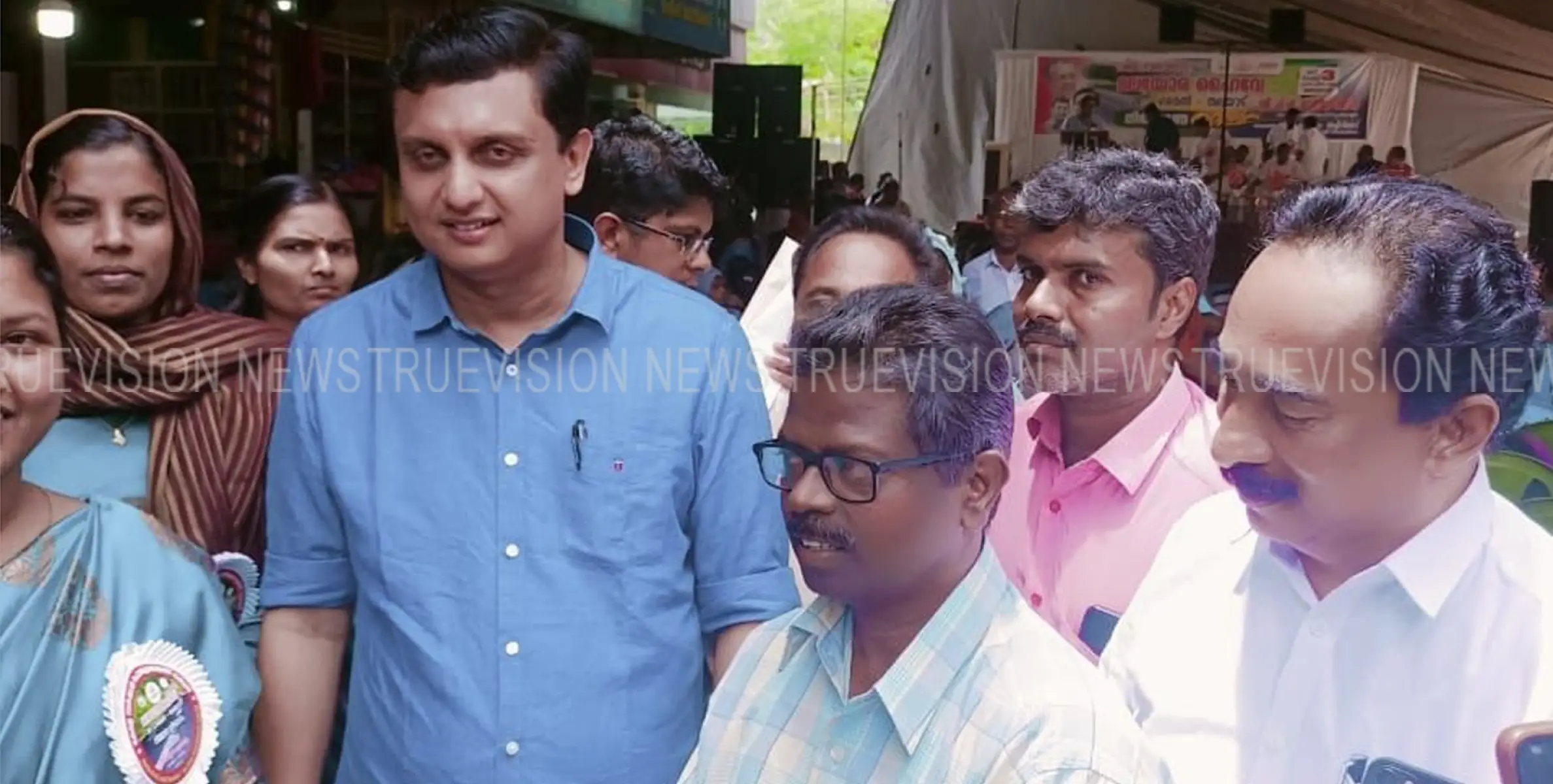 #petition | മലയോര ഹൈവെ; മന്ത്രിക്ക് നിവേദനം നല്‍കി 