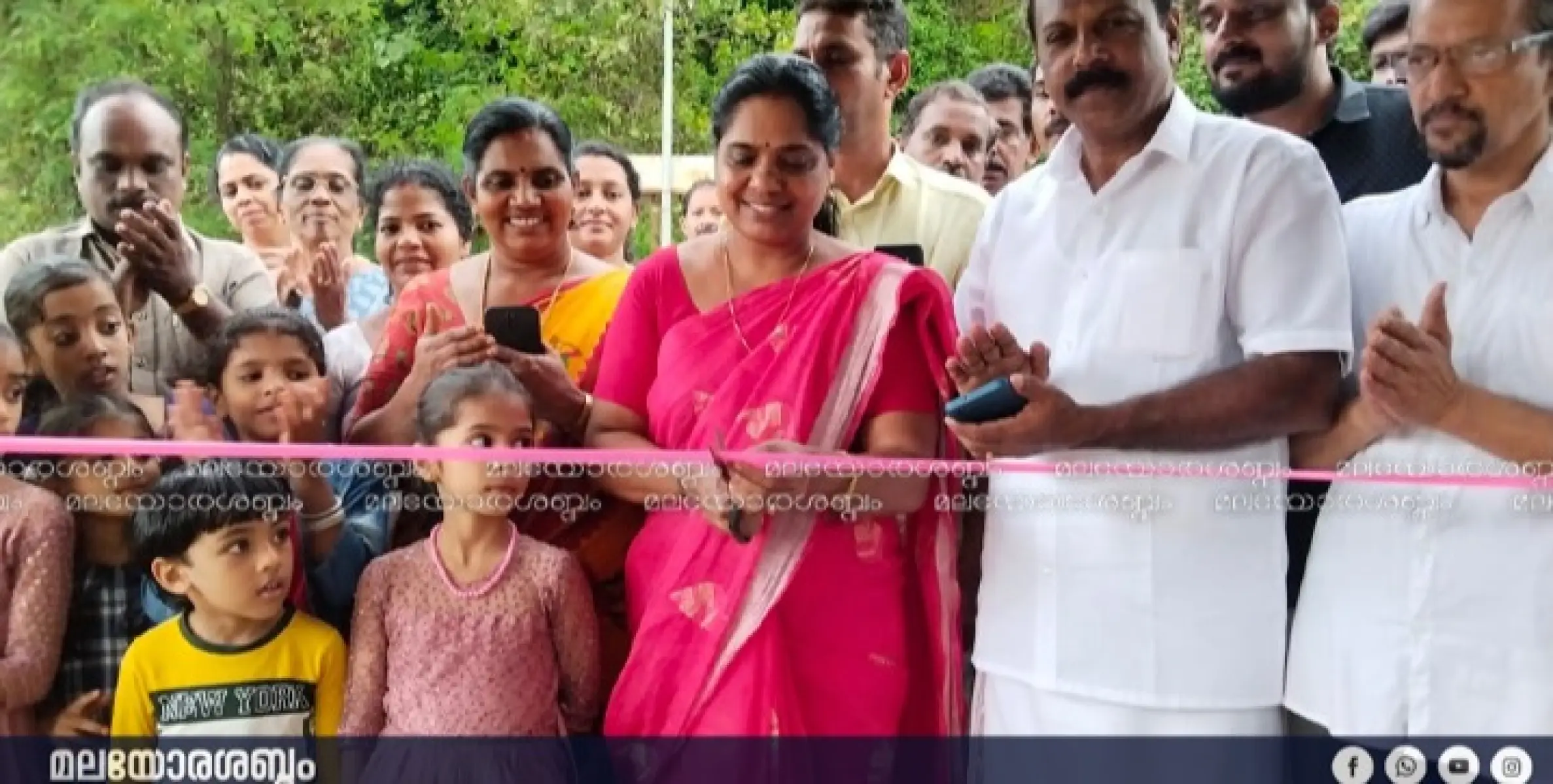 ഒരുമ റെസ്ക്യൂ ടീം ബസ് കാത്തിരിപ്പ് കേന്ദ്രം ജനങ്ങൾക്ക് സമർപ്പിച്ചു.