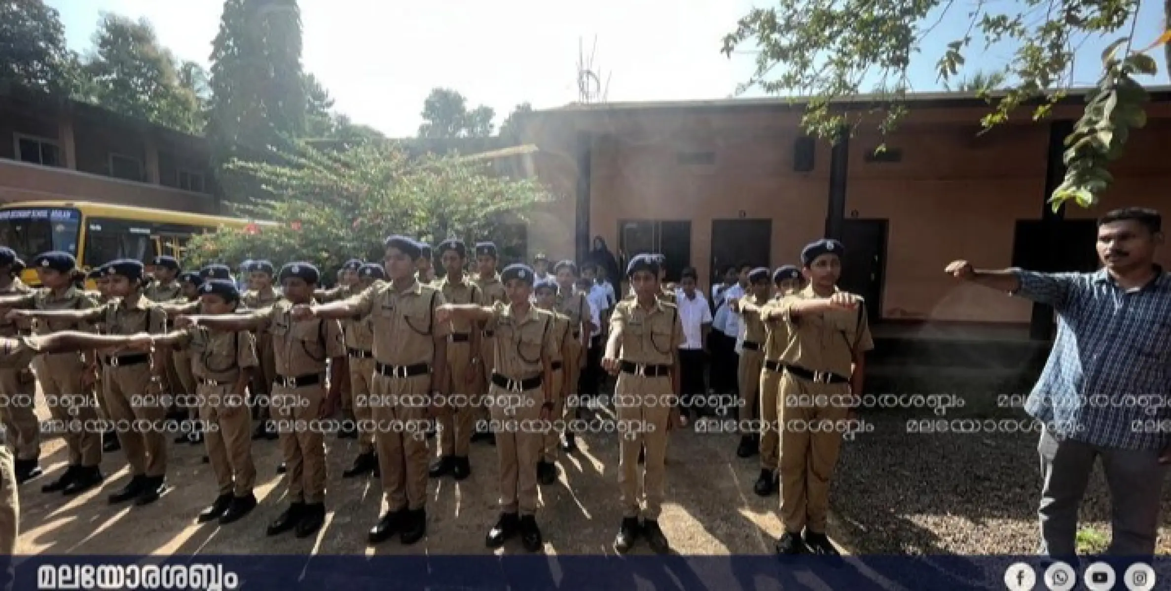 ആറളം ഗവ. ഹയർ സെക്കണ്ടറി സ്കൂളിൽ  സ്വാതന്ത്ര്യദിനം ആഘോഷിച്ചു.