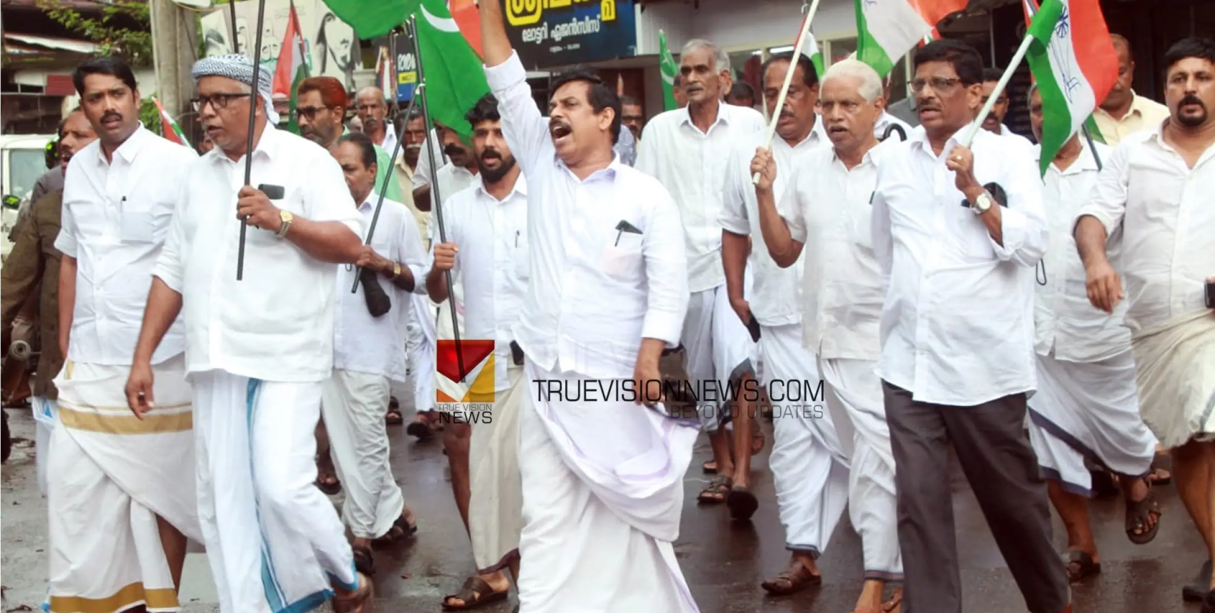 #puthuppally | പുതുപ്പള്ളിയിൽ ചാണ്ടി ഉമ്മന്റെ വിജയം; വളയത്ത് യു ഡി എഫ് ന്റെ ആഹ്ലാദപ്രകടനം