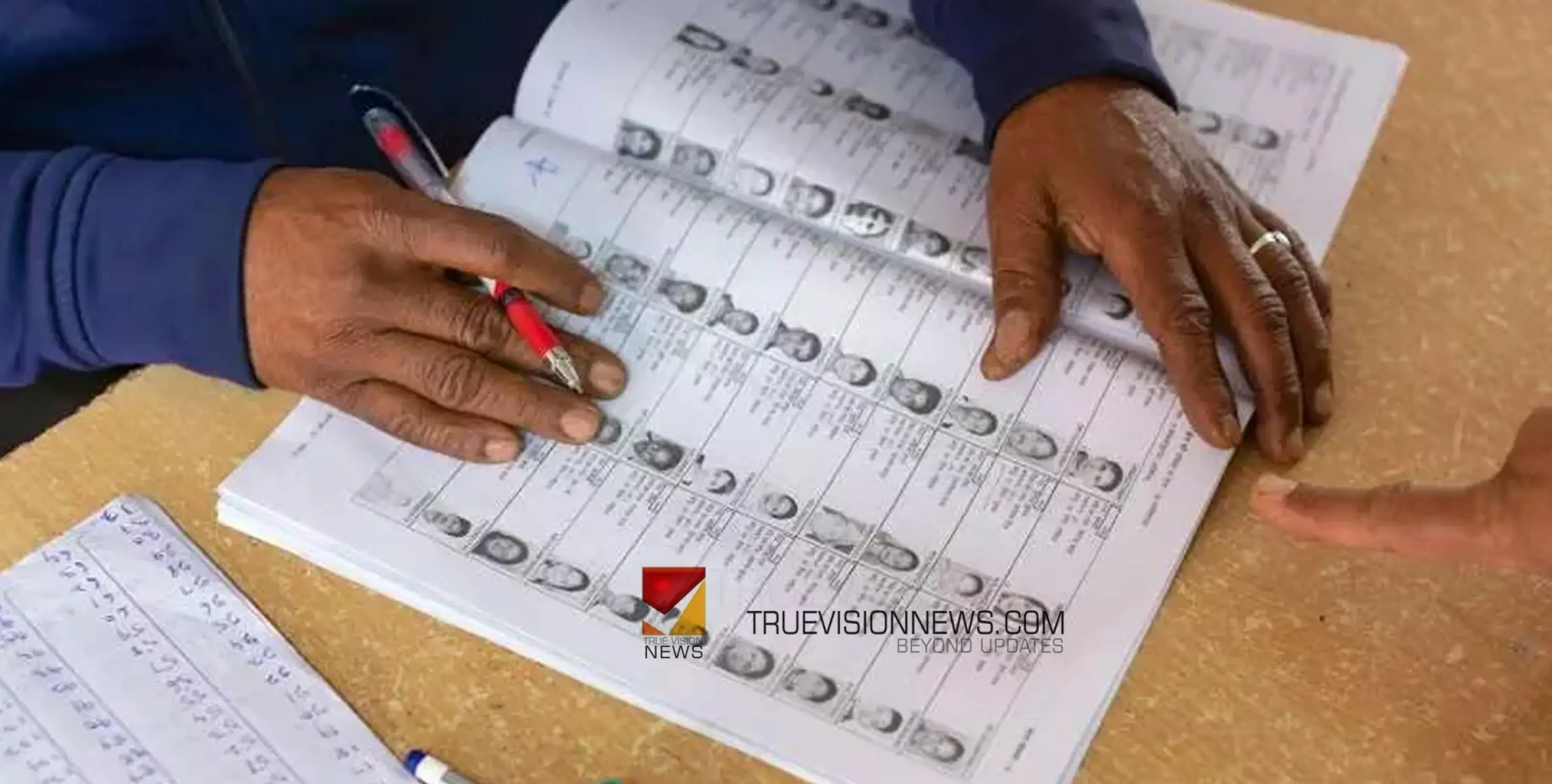 #ElectionCommission | വോ​ട്ട​ർ പ​ട്ടി​ക​യി​ൽ പേ​രു​ചേ​ർ​ക്കാ​ൻ ആ​ധാ​ർ ന​മ്പ​ർ നി​ർ​ബ​ന്ധ​മ​ല്ല; സു​പ്രീം​കോ​ട​തി​യെ അ​റി​യി​ച്ച് തെ​ര​ഞ്ഞെ​ടു​പ്പ് ക​മീ​ഷ​ൻ