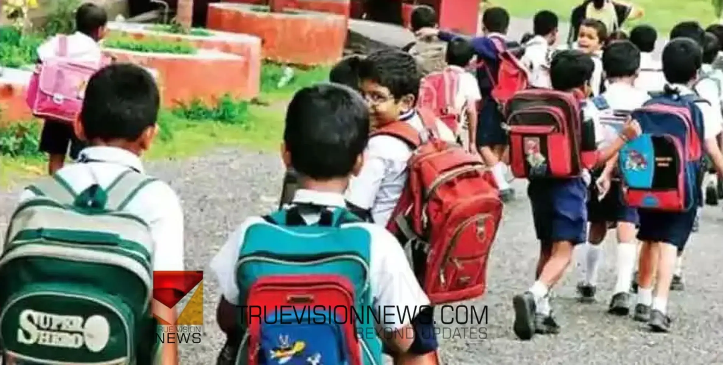 #schoolsopen |  നിപ ഭീതി ഒഴിയുന്നു;  കോഴിക്കോട്ട് വിദ്യാലയങ്ങൾ നാളെ മുതൽ തുറക്കും, കണ്ടെയ്ന്‍മെന്‍റ് സോണുകളില്‍ ഓണ്‍ലൈന്‍ തുടരും  