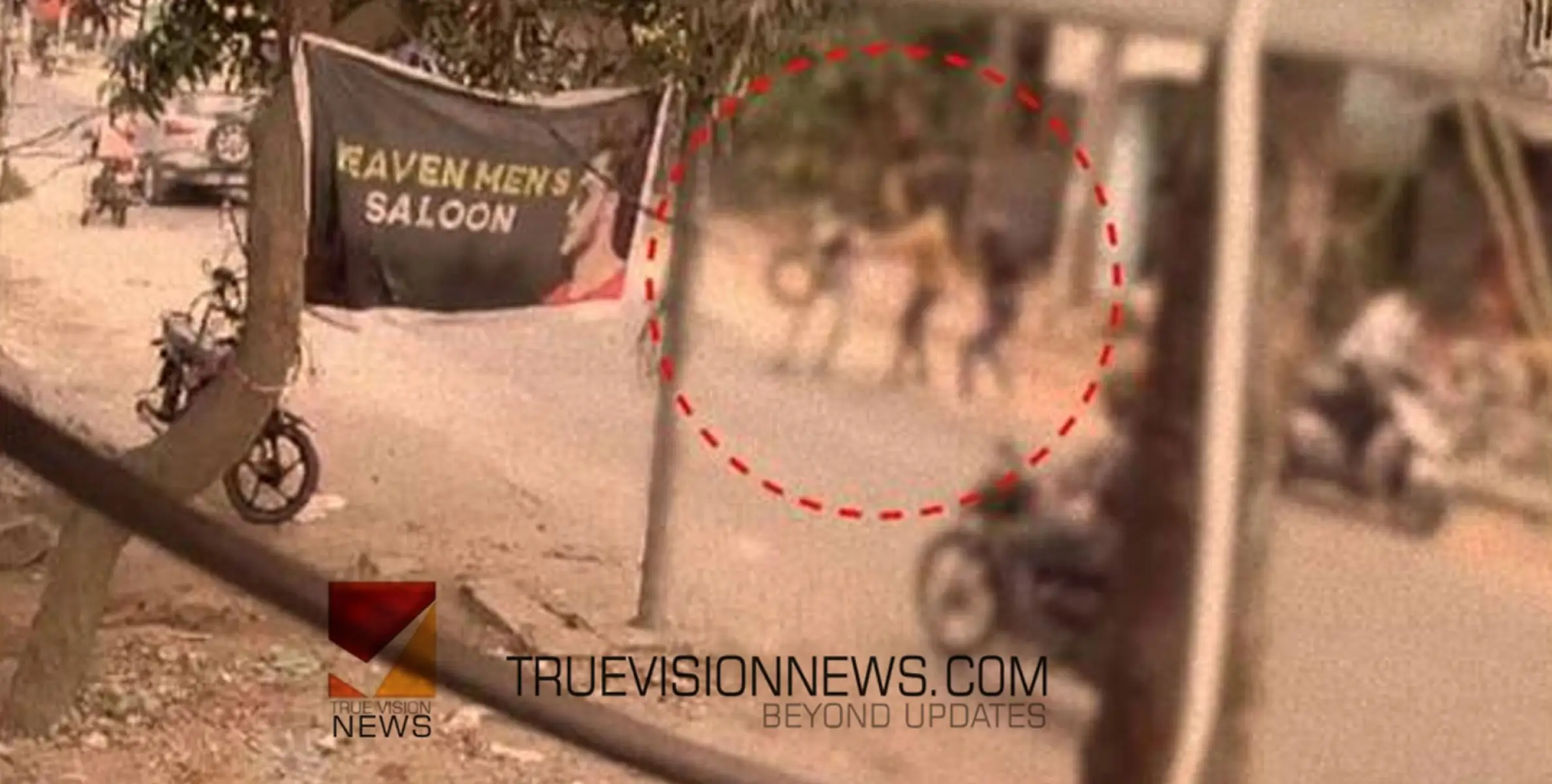 #attack | ഗുണ്ടാ ആക്രമണം; നിലത്തു വീണിട്ടും യുവാക്കളെ വീണ്ടും വെട്ടി, ഒരാൾ അറസ്റ്റിൽ