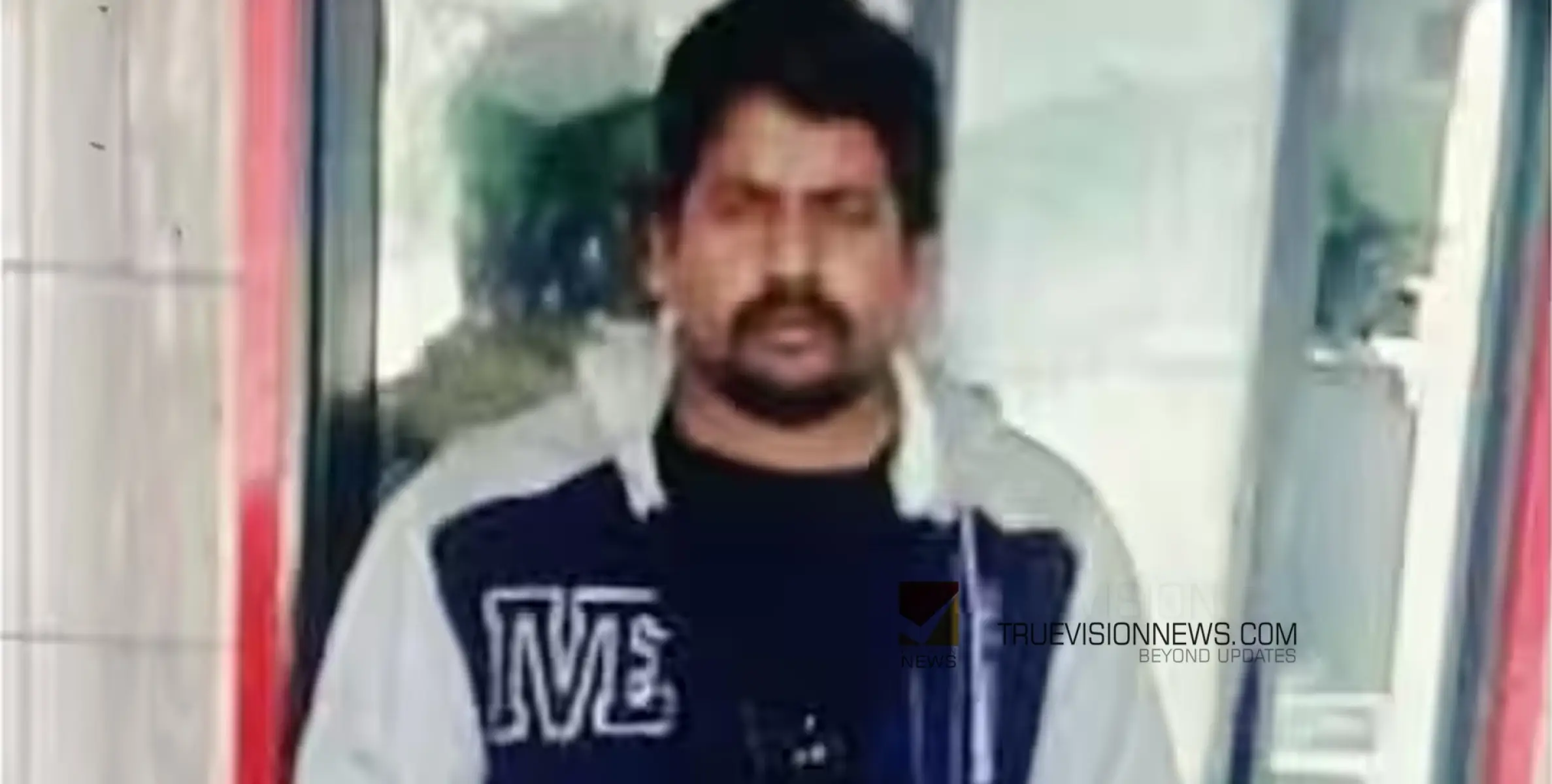 #attack | മദ്യസൽക്കാരത്തിനിടെ സംഘർഷം; മർദ്ദനമേറ്റ യുവാവിന്റെ മൃതദേഹം റോഡിൽ 