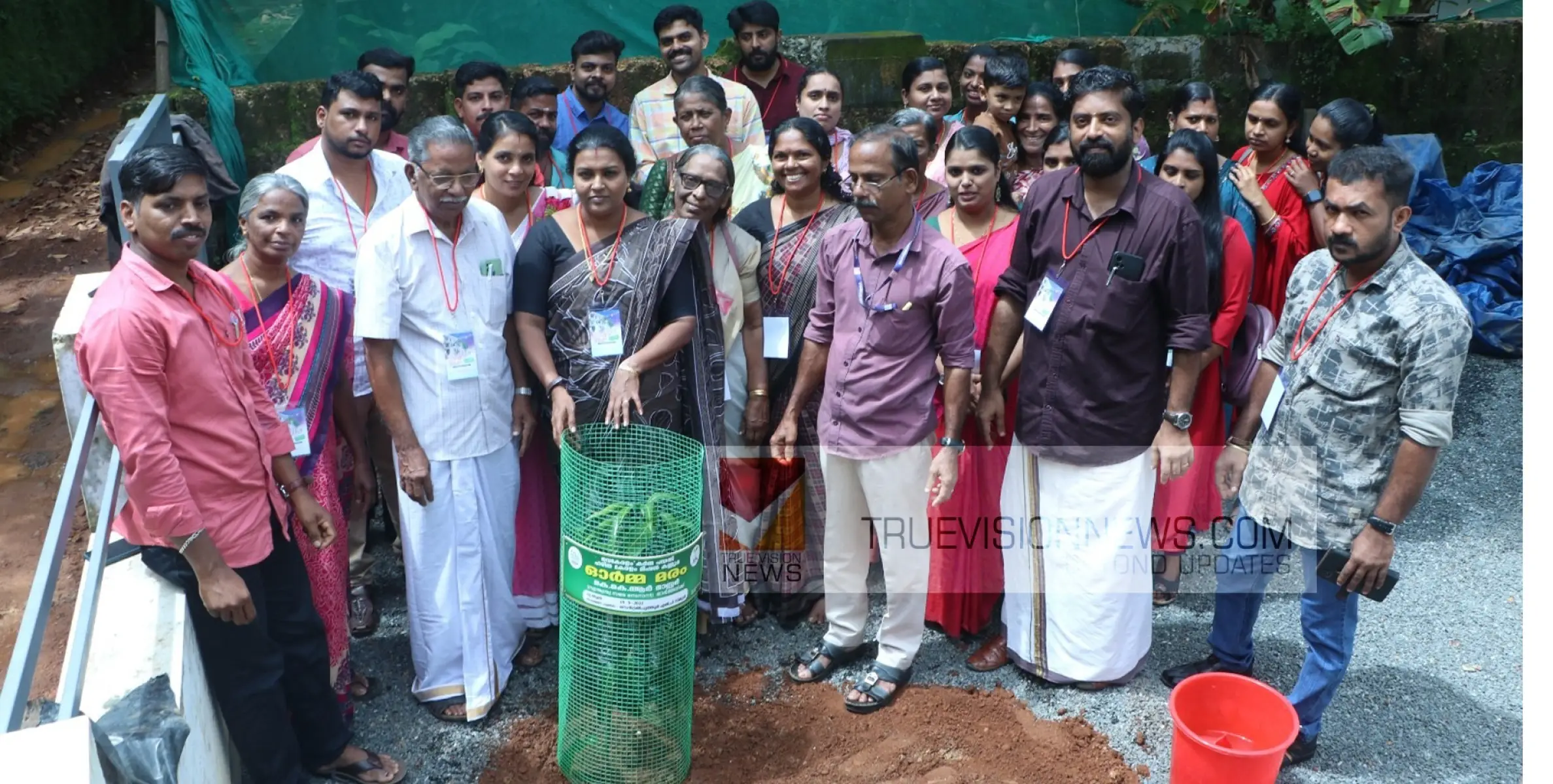 # PutturL School.|  കുന്നോത്തുപറമ്പ് പഞ്ചായത്തിൽ  ഓർമ്മമരം പദ്ധതിക്ക് തുടക്കം ; സെൻട്രൽ പുത്തൂർ എൽ പി സ്കൂളിൽ പ്രധാനധ്യാപകനായിരുന്ന  കെ.കെ.ആറിൻ്റെ സ്മരണക്കായി മാവിൻ തൈ നട്ടു