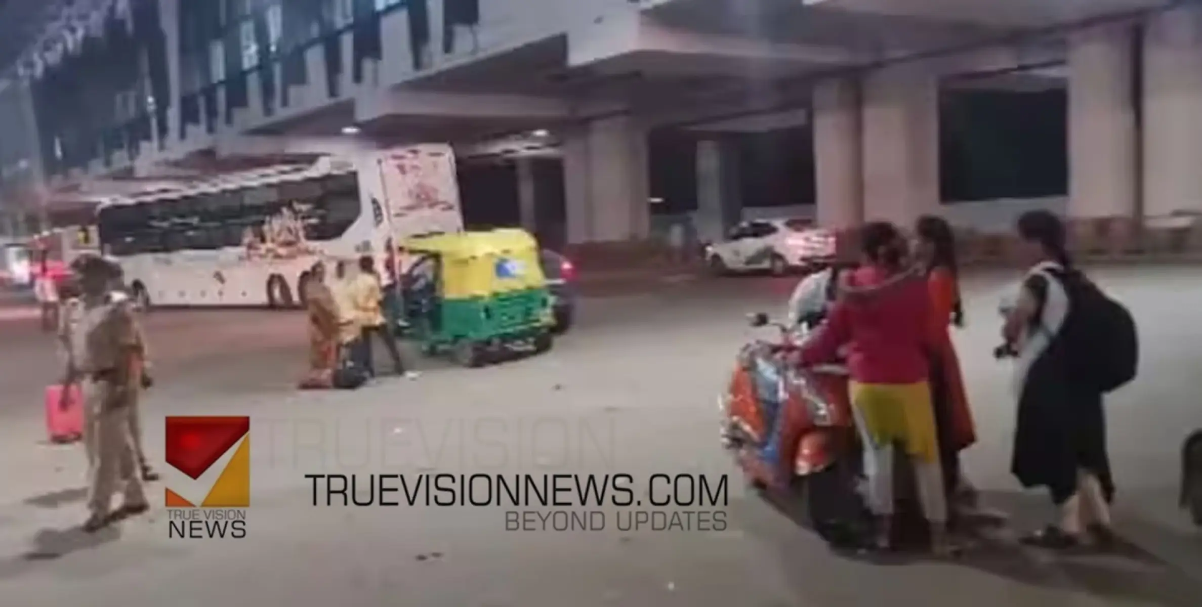 #bandh | ബെം​ഗളൂരു ബന്ദ് ഭാ​ഗികം; ബസ്, ഓട്ടോ സർവ്വീസ് മുടങ്ങിയില്ല, ഓഫീസുകളിൽ വർക്ക് ഫ്രം ഹോം