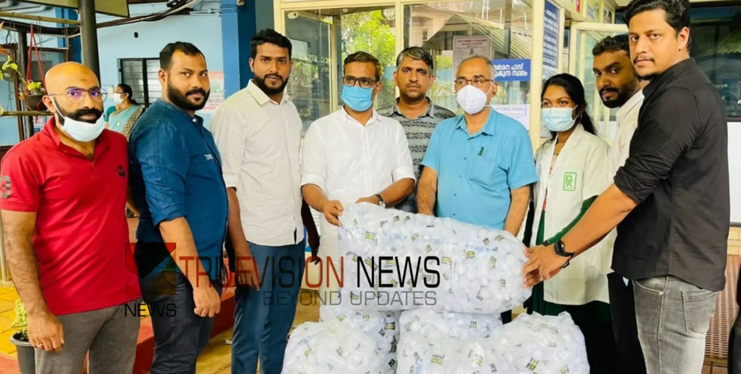 #thanal | തണൽ ചാലിക്കുനി ആശുപത്രികൾക്ക് മരുന്ന് ബോട്ടിലുകൾ നൽകി