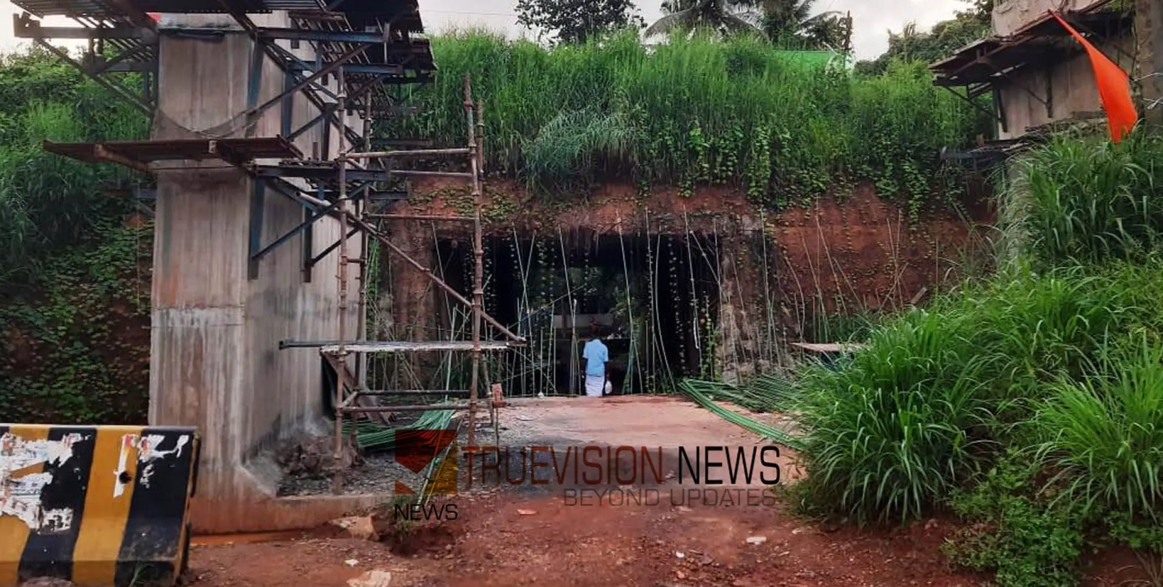 #construction | എങ്ങോട്ട് പോകും; ചോറോട് - കുരിയാടി റോഡ്  അടിപ്പാത നിര്‍മാണം ഇഴയുന്നു 