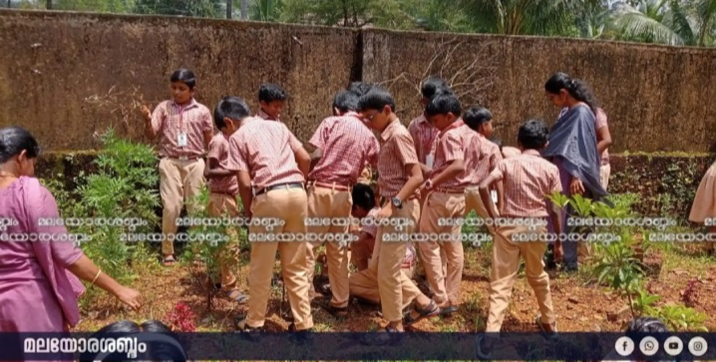 ഗാന്ധി സ്മരണയിൽ കരിക്കോട്ടക്കരി സെൻ്റ് തോമസ് യു പി സ്കൂൾ