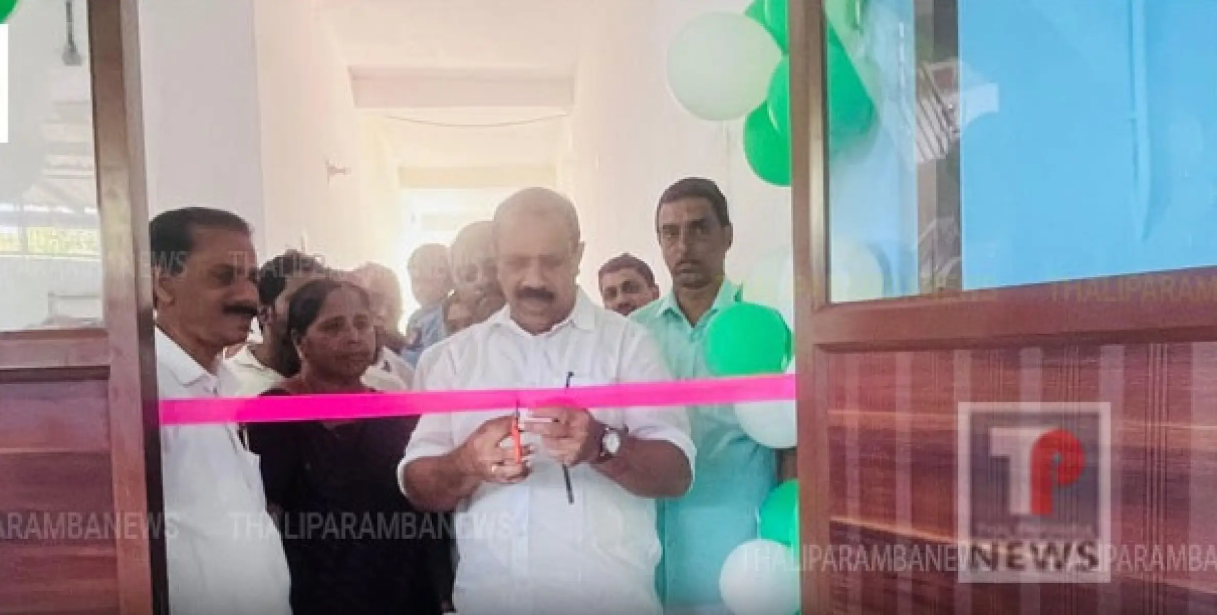 വളക്കൈ മാപ്പിള എൽ പി സ്കൂളിൽ മനു മെമ്മോറിയൽ ലൈബ്രറി ഹാളിന്റെ ഉദ്ഘാടനം സജീവ് ജോസഫ് എം എൽ എ നിർവഹിച്ചു