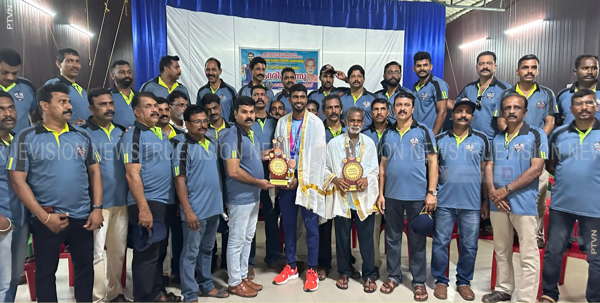 ജിന്‍സണ്‍ ജോണ്‍സണിനെ ആദരിച്ച് കാലിക്കറ്റ് ഡിഫെന്‍സ് ട്രസ്റ്റ് ആന്‍ഡ് കെയര്‍ 