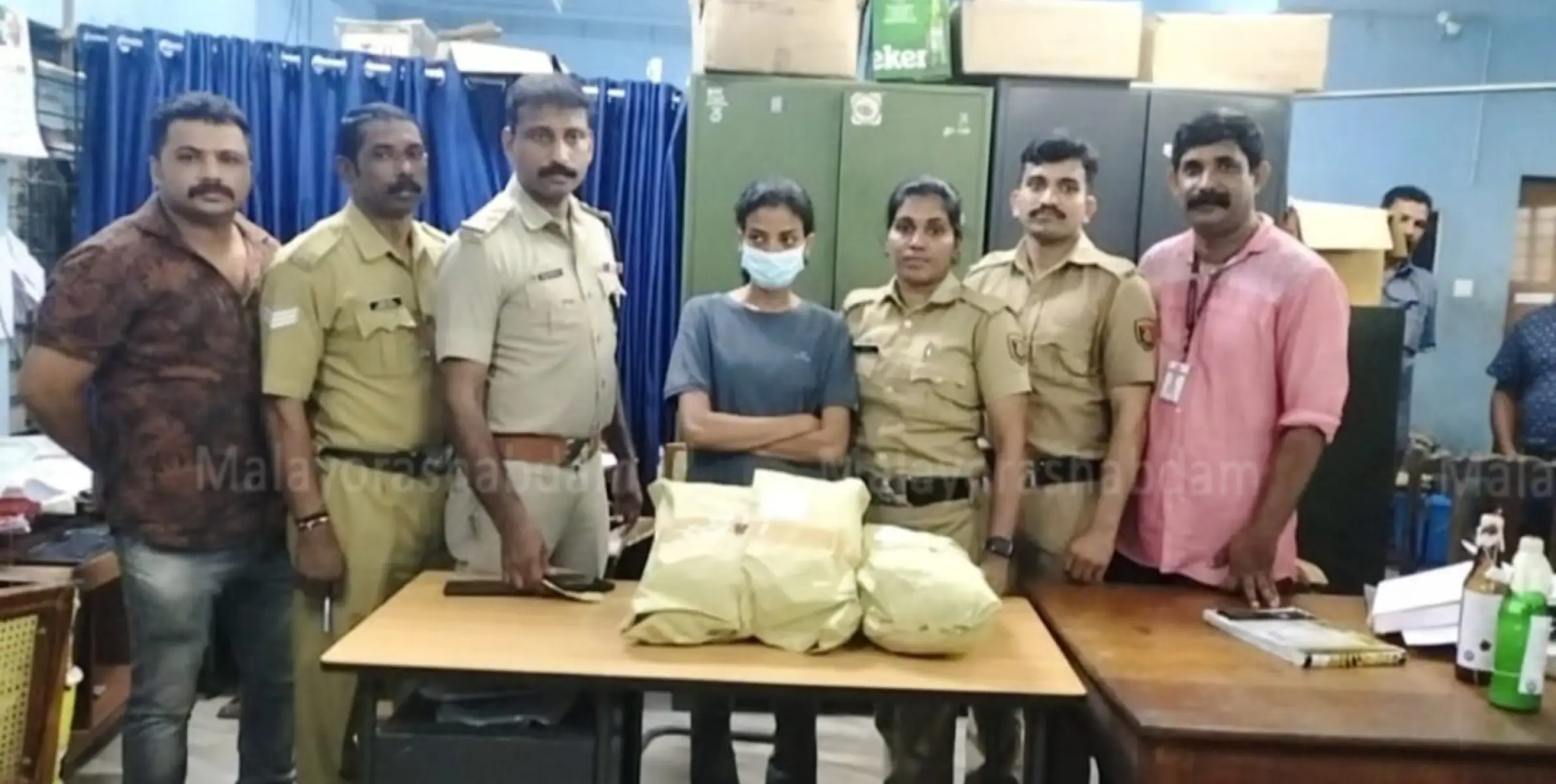 പയ്യന്നൂരിൽ വിൽപ്പനക്കായ് എത്തിച്ച കഞ്ചാവുമായി യുവതി പിടിയിൽ