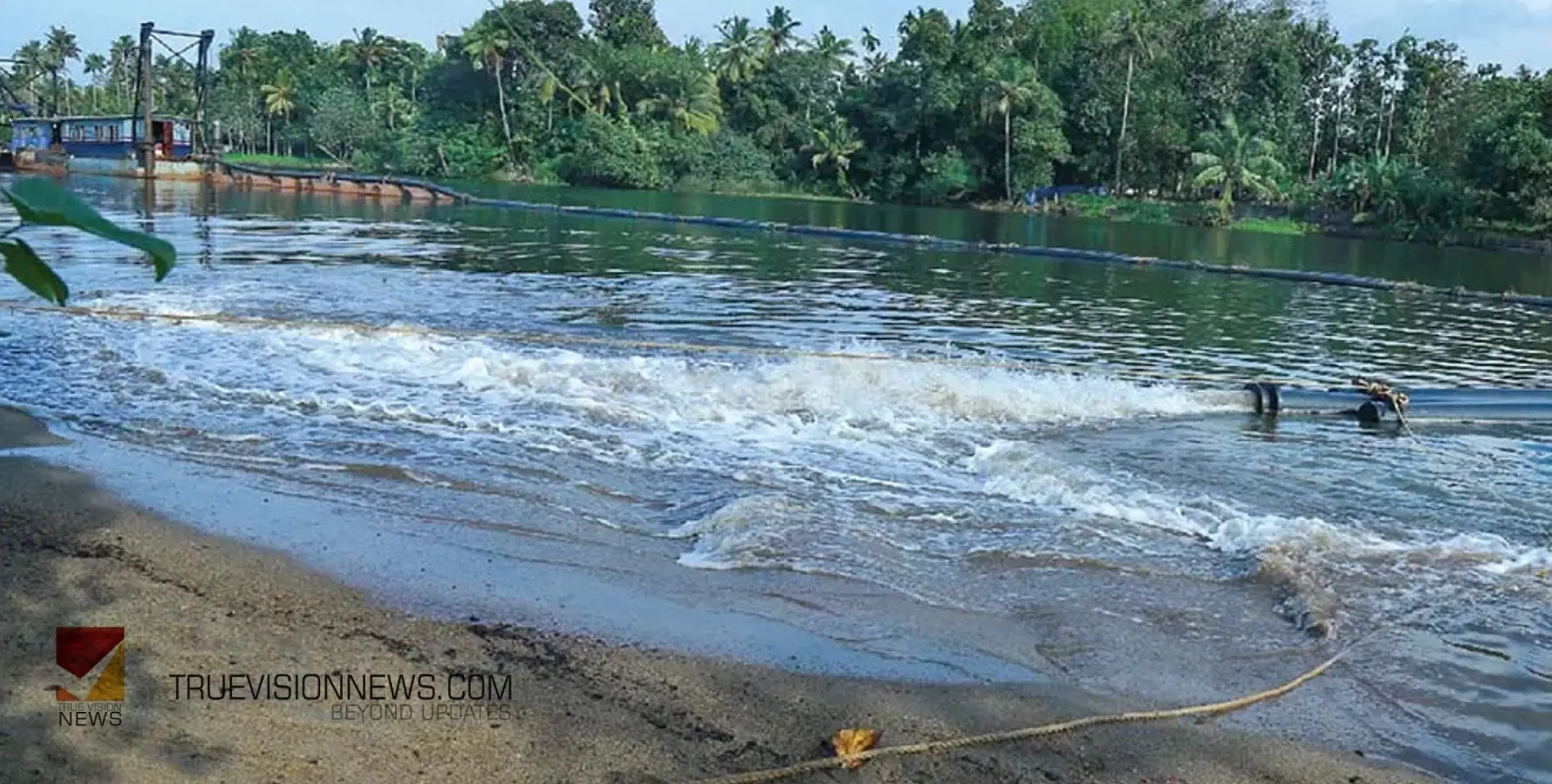 #construction | ഇളന്തിക്കര കോഴിത്തുരുത്ത് മണൽബണ്ട് നിർമാണം തുടങ്ങി